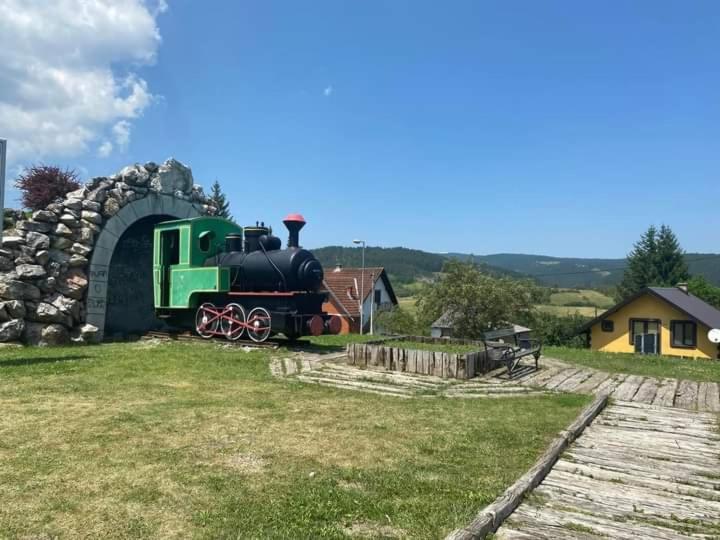 Hotel Kuca Za Odmor Cira Kremna Exterior foto